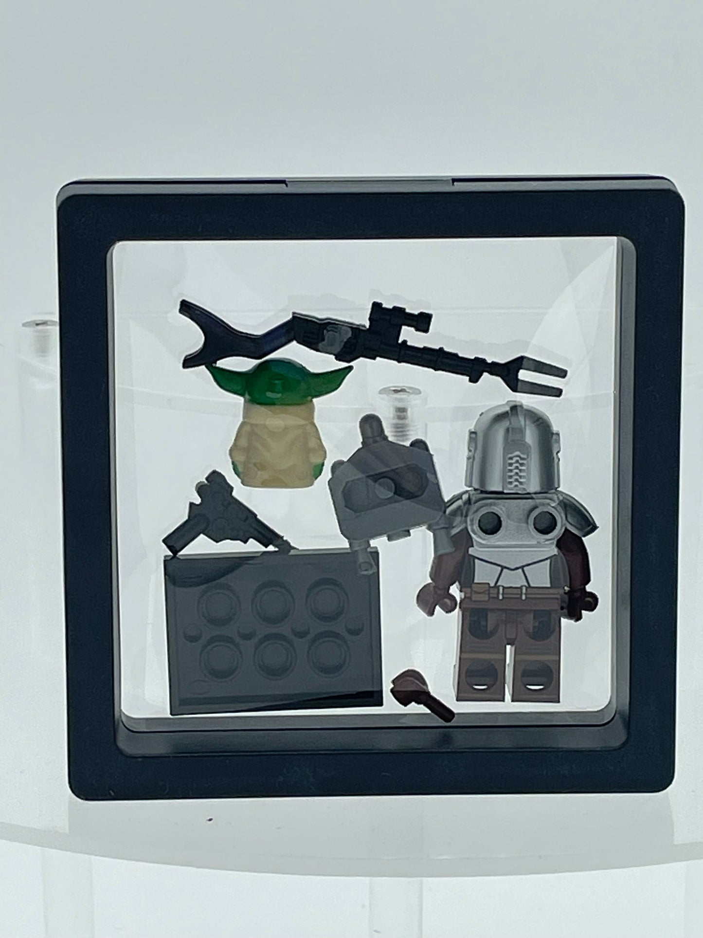 Star Wars- Heroes: Mandalorian w/ Grogu.