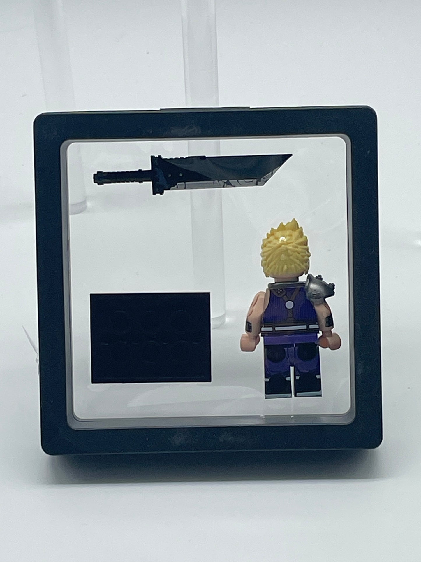 Final Fantasy: Cloud Strife (purple)