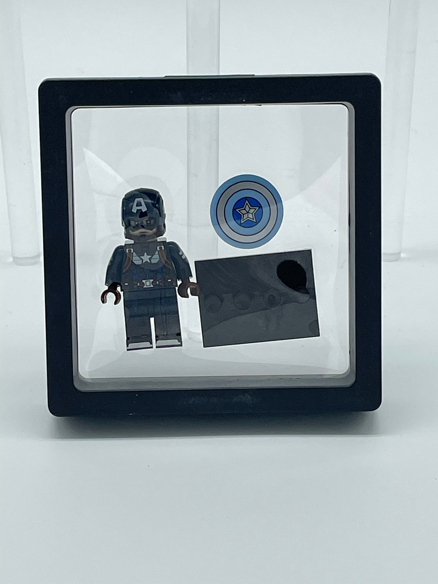 Marvel Comics: Captain America-Stealth Suit.