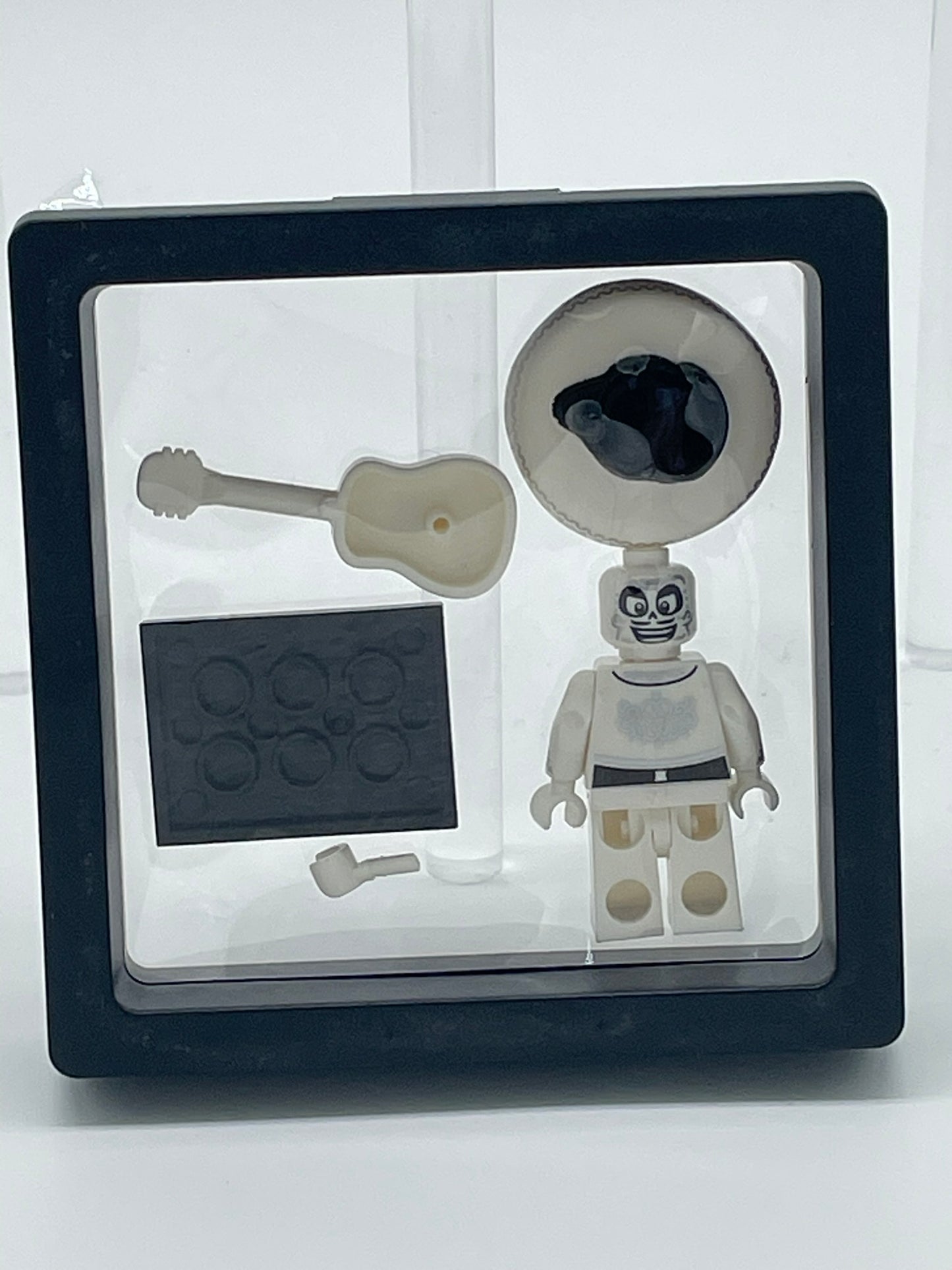 Coco: Ernesto de la Cruz.