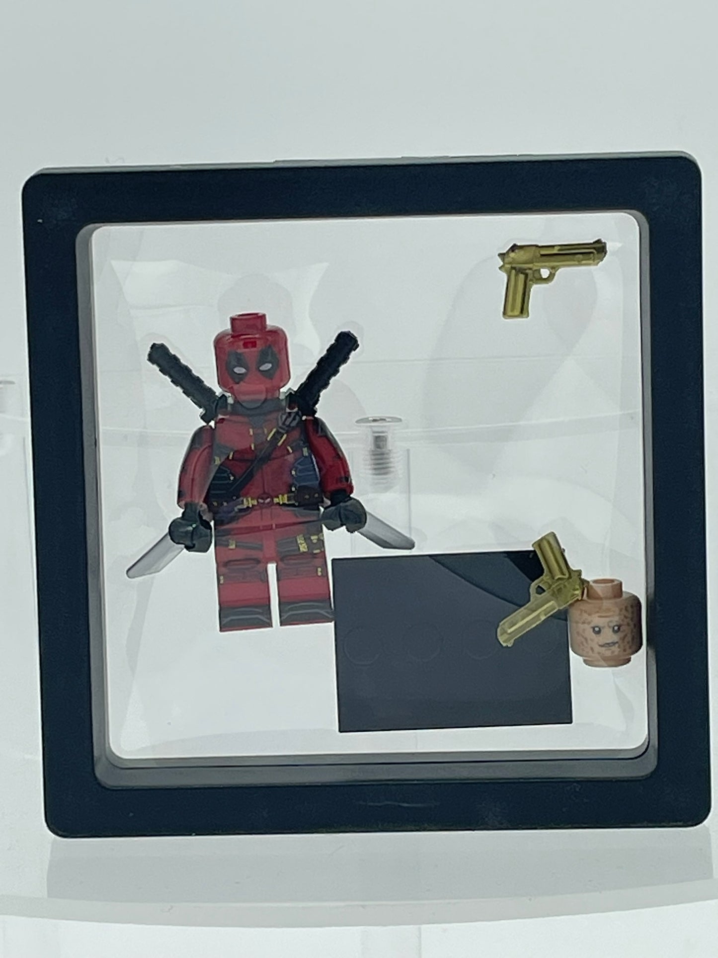 Marvel: Bloody Deadpool w/ Gold Guns.
