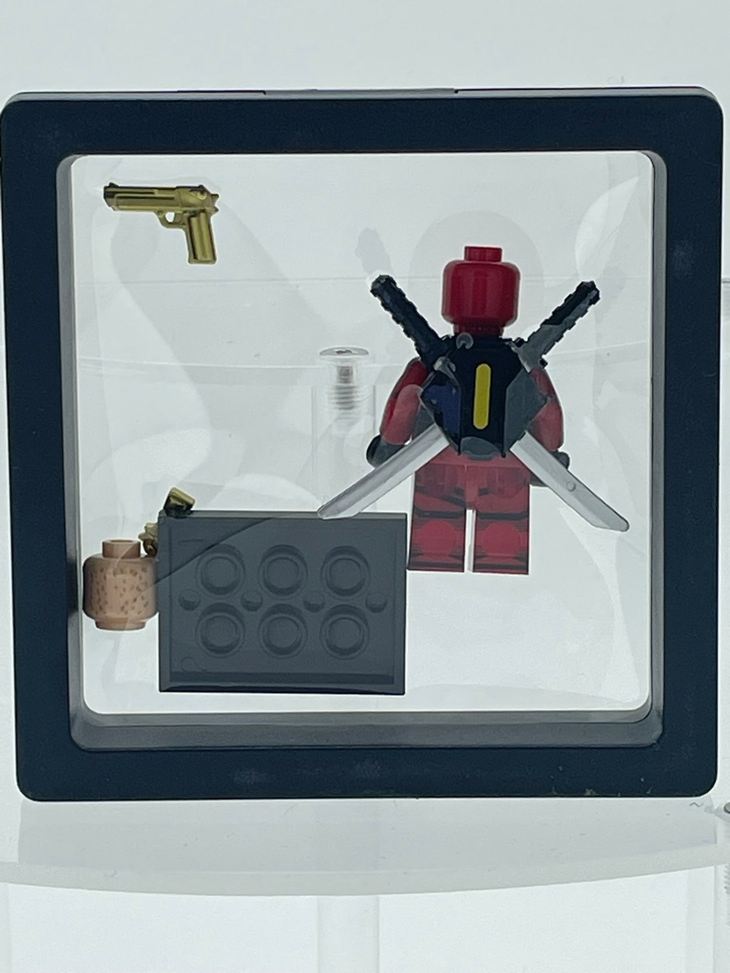 Marvel: Bloody Deadpool w/ Gold Guns.