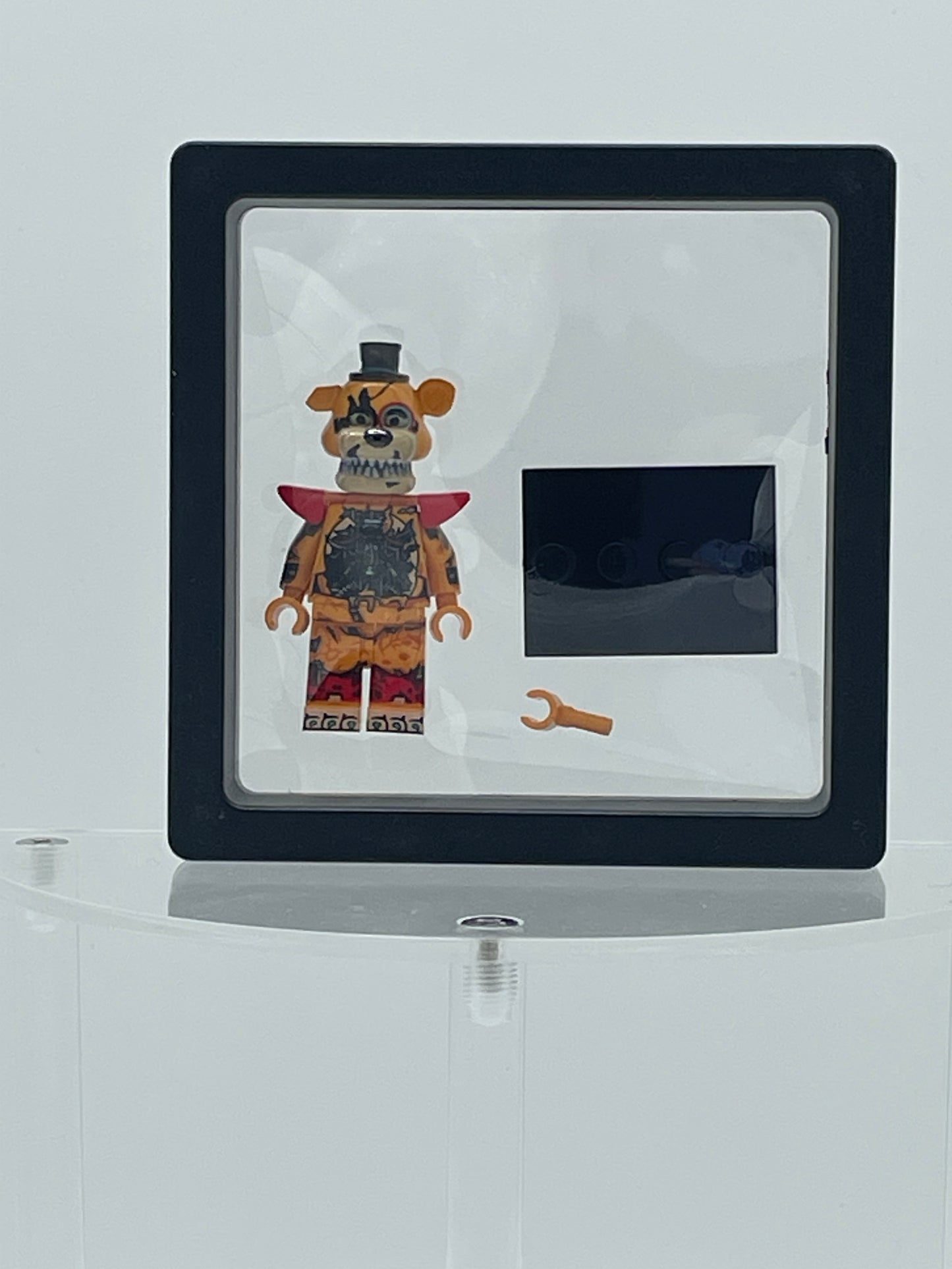 FNAF: Glamrock Freddy Fazbear (Damaged).
