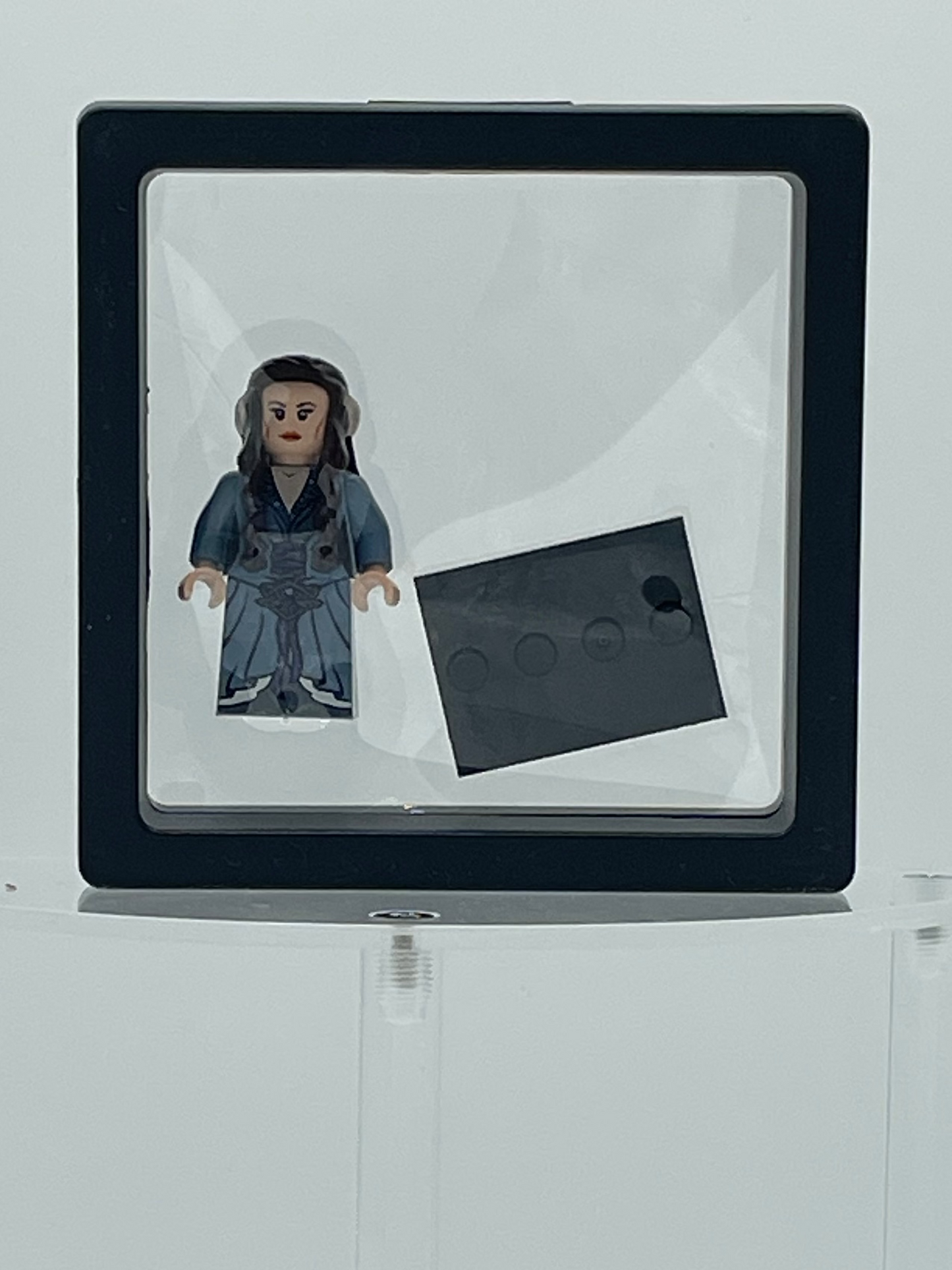 LOTR: Arwen (Grey). All Figures ON WHOLE SITE are Buy 5 Get 1 Free