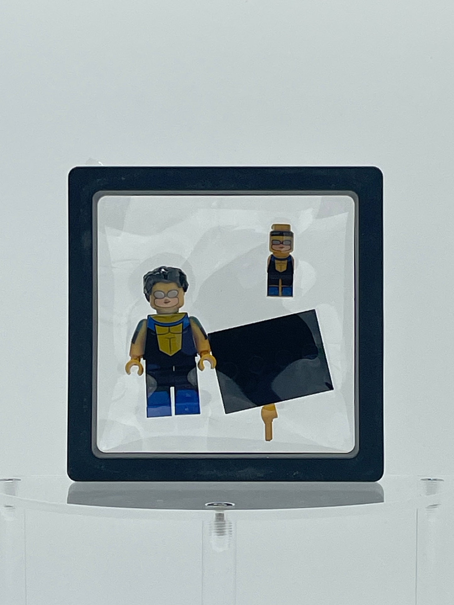 Misc Comics: Invincible. All Figures ON ENTIRE SITE are Buy 5 Get 1 Free