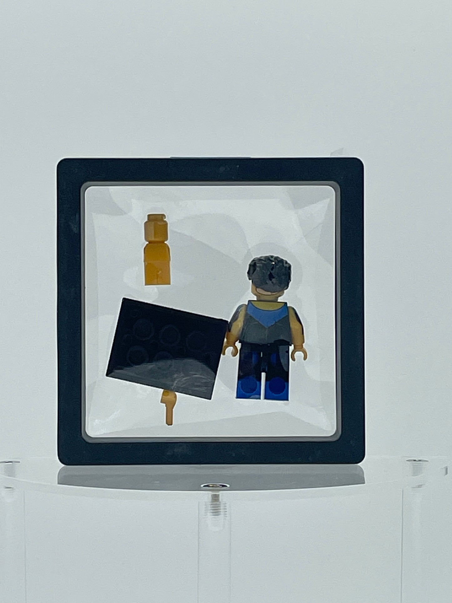 Misc Comics: Invincible. All Figures ON ENTIRE SITE are Buy 5 Get 1 Free